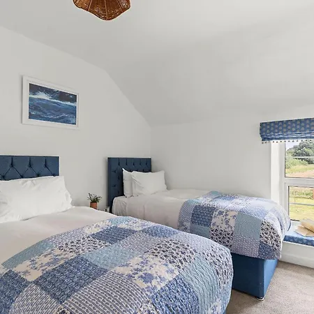 Cosy In Rural Location With Lovely Country *