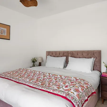 Cosy In Rural Location With Lovely Country *